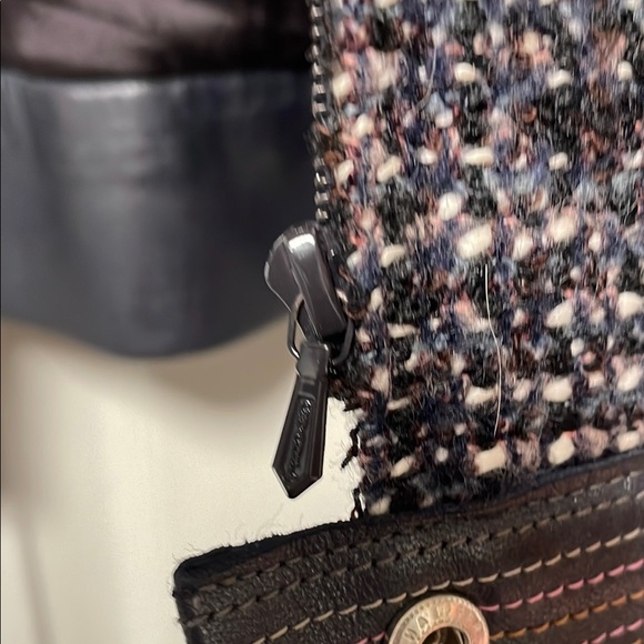 Relisted! Chanel Women's Black Tweed Jacket - Picture 5 of 5